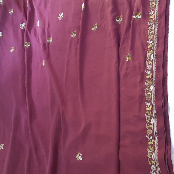 Embroidery work saree - Picture 6 of 7